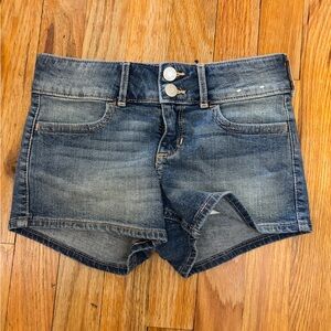 A&F kids Denim Double-Button Shorts in Faded Blue